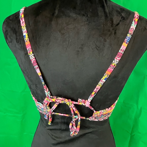 Stylable, multiple-colour (pink, black, blue, yellow, teal and white) Bikini Top - Picture 10 of 11